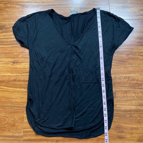 Banana Republic Black V Neck Soft T-Shirt Size XSP - Picture 13 of 13